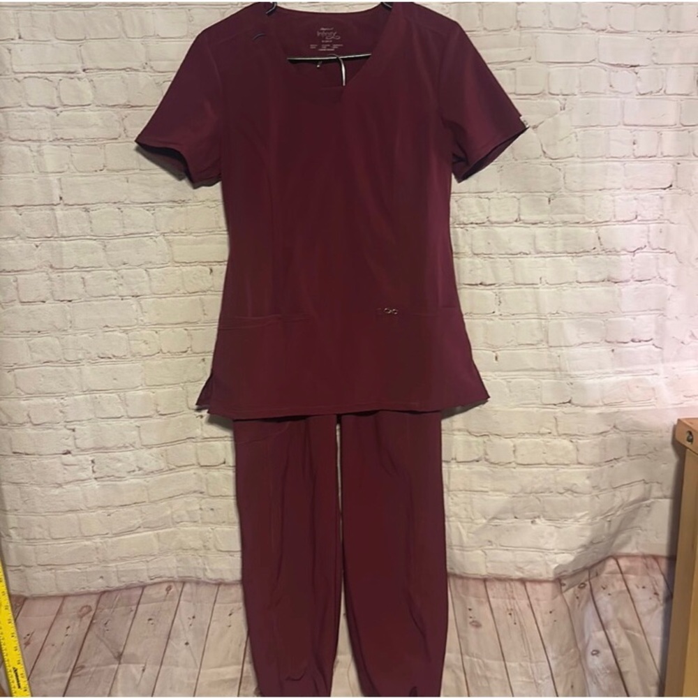 Cherokee Infinity Scrub Set, M Pants S Top